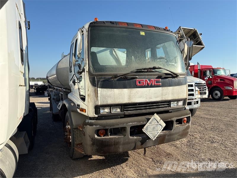 GMC TSR 4x2 Fuel Truck (Inoperable) Tsisternveokid