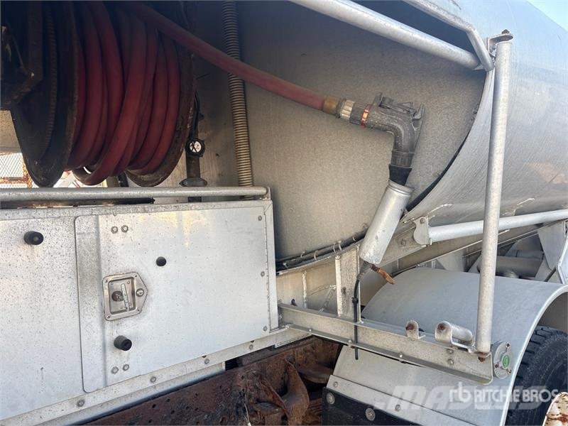 GMC TSR 4x2 Fuel Truck (Inoperable) Tsisternveokid
