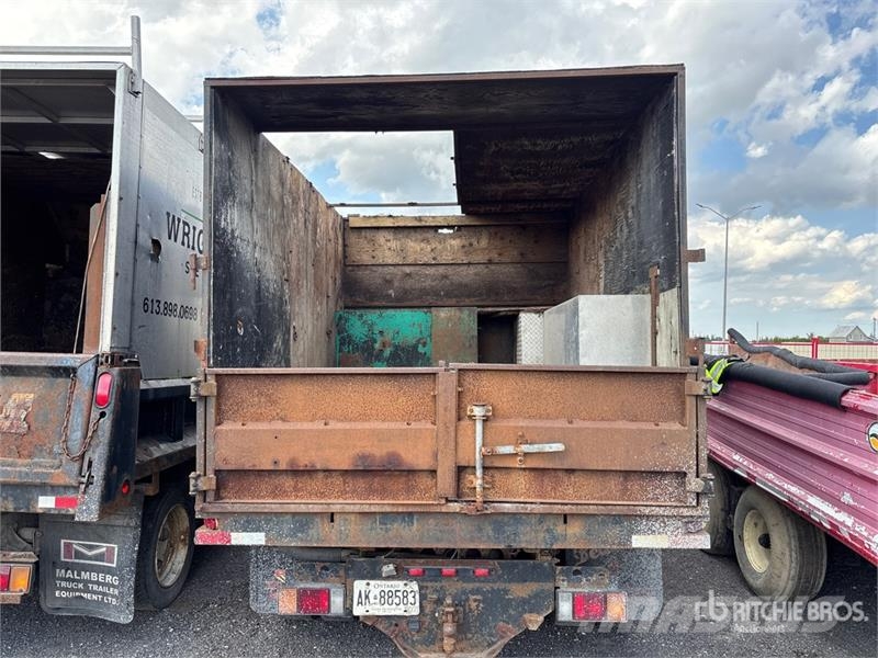 GMC W5500 شاحنات نقل ألواح الخشب