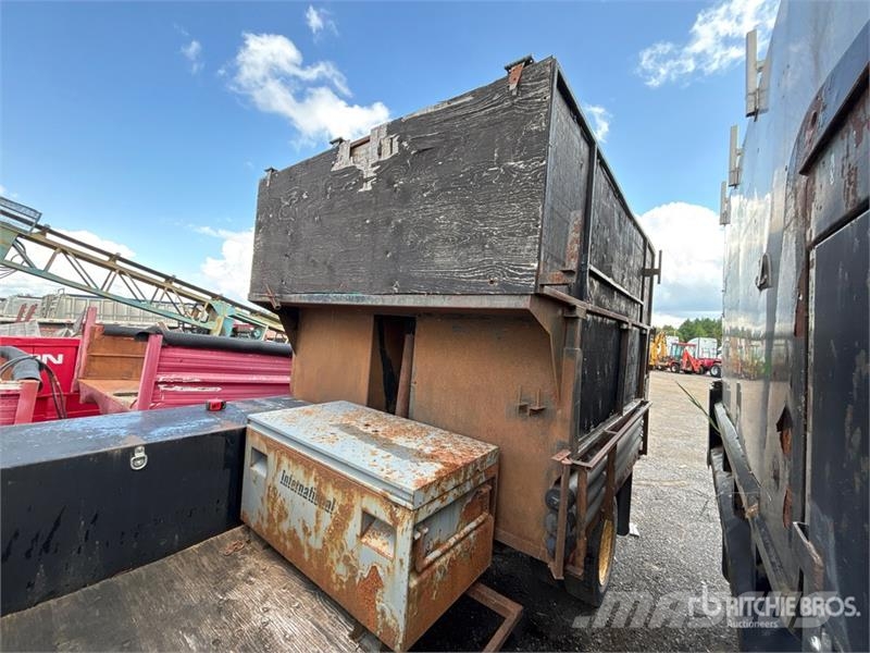 GMC W5500 شاحنات نقل ألواح الخشب