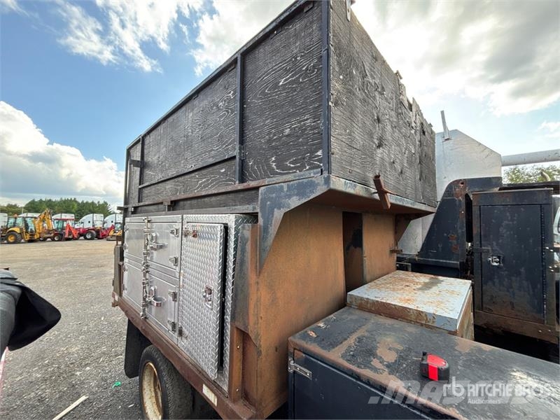 GMC W5500 شاحنات نقل ألواح الخشب