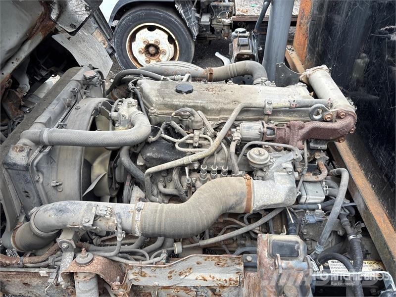 GMC W5500 4x2 Chipper Truck شاحنات نقل ألواح الخشب