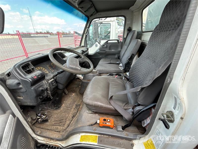 GMC W5500 4x2 Chipper Truck شاحنات نقل ألواح الخشب
