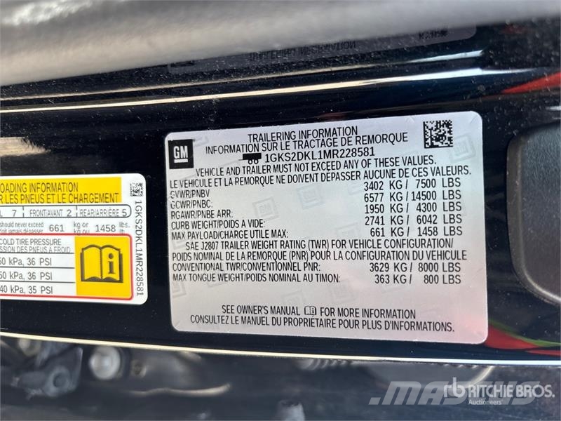 GMC Yukon Denali 4WD SUV Автомобілі
