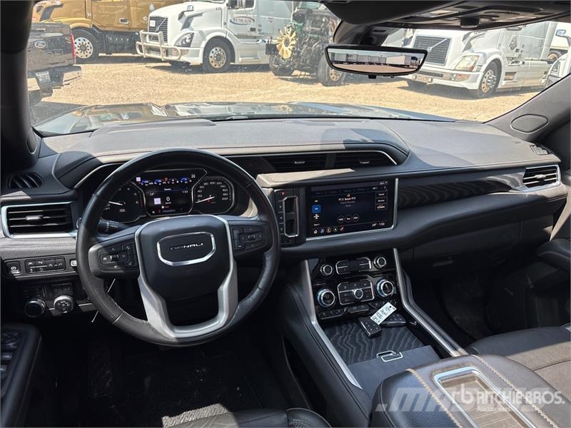 GMC Yukon Denali 4WD SUV Автомобілі
