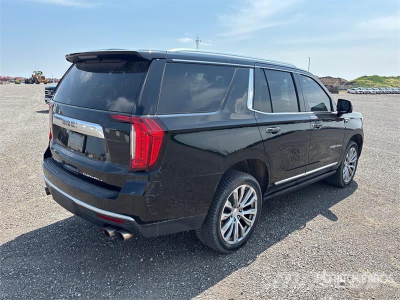 GMC Yukon Denali 4WD SUV Автомобілі