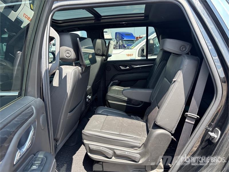 GMC Yukon Denali 4WD SUV Автомобілі