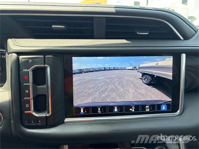 GMC Yukon Denali 4WD SUV Автомобілі