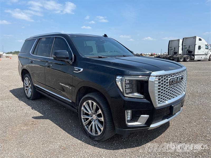 GMC Yukon Denali 4WD SUV Автомобілі