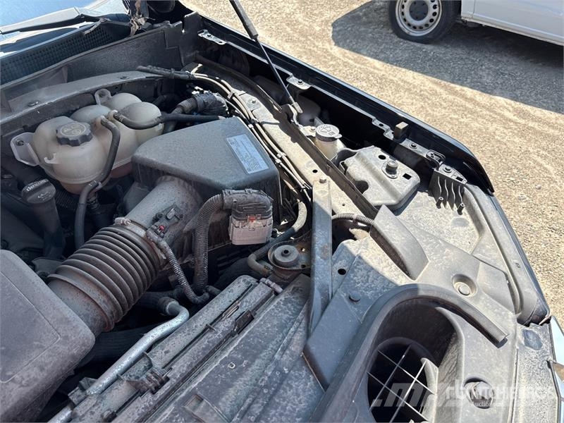 GMC Yukon Denali 4WD SUV Автомобілі