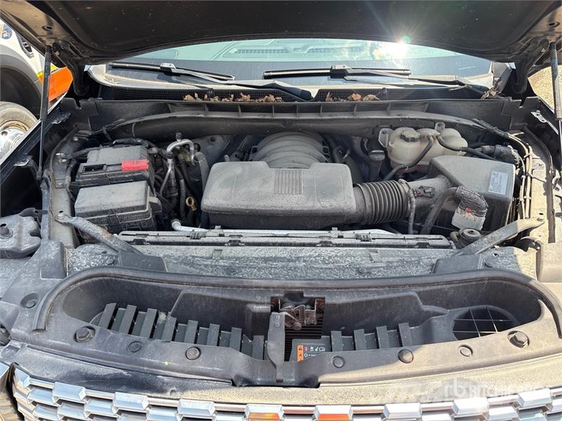 GMC Yukon Denali 4WD SUV Автомобілі