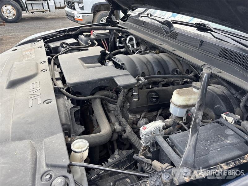 GMC Yukon SLT 4x4 SUV Henkilöautot