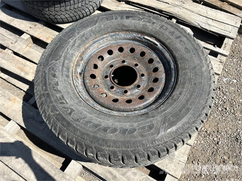 Goodyear of (4) Goodyear 245/75R16 Tires Däck, hjul och fälgar