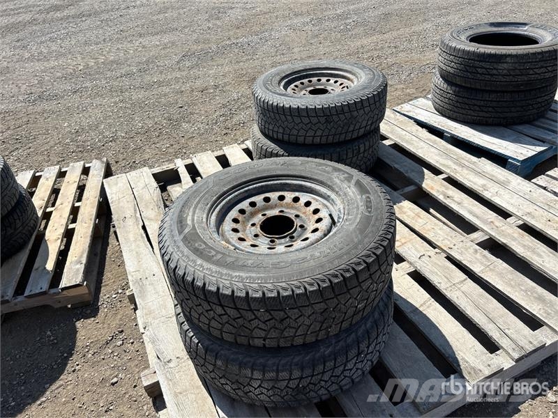 Goodyear of (4) Goodyear 245/75R16 Tires Däck, hjul och fälgar