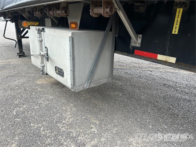 Great Dane 53 ft T/A Curtain Side Trailer Тентовані причепи