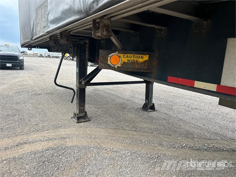 Great Dane 53 ft T/A Curtain Side Trailer Тентовані причепи