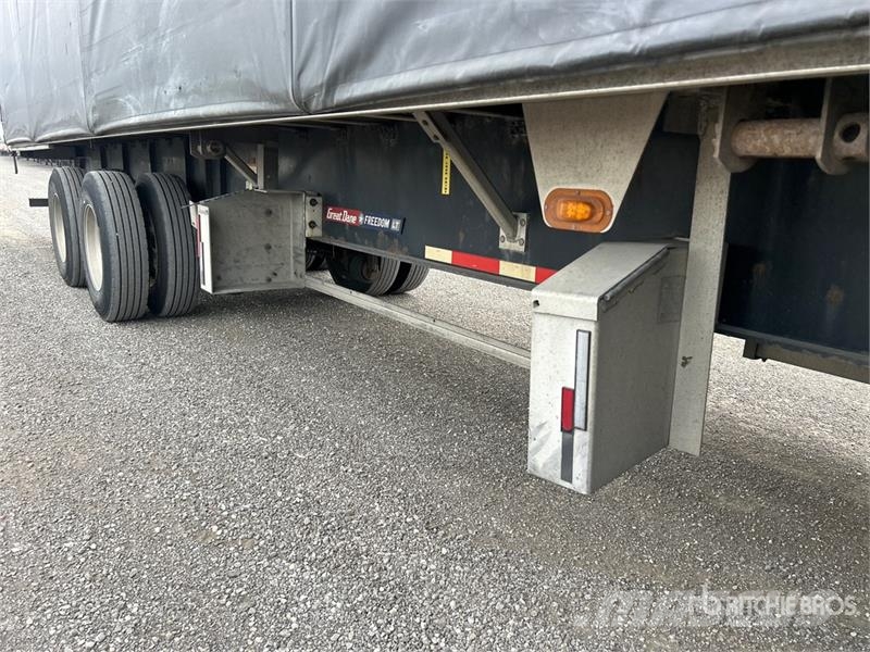 Great Dane 53 ft T/A Curtain Side Trailer Тентовані причепи