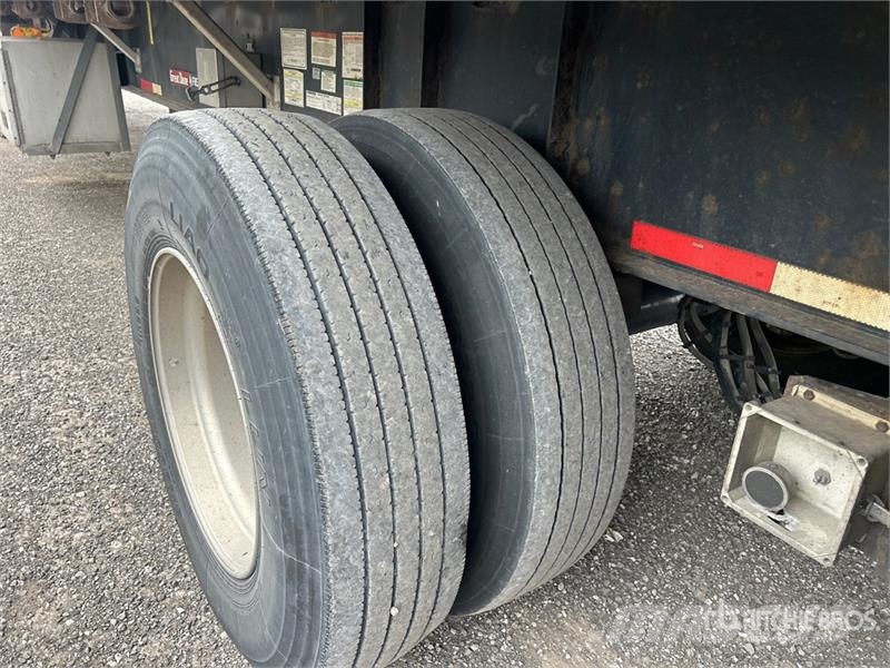 Great Dane 53 ft T/A Curtain Side Trailer Тентовані причепи