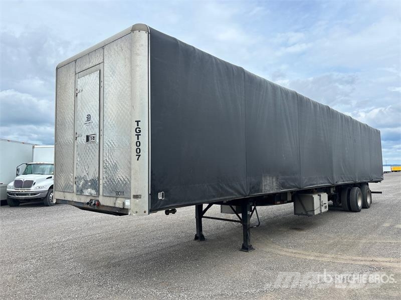 Great Dane 53 ft T/A Curtain Side Trailer Тентовані причепи