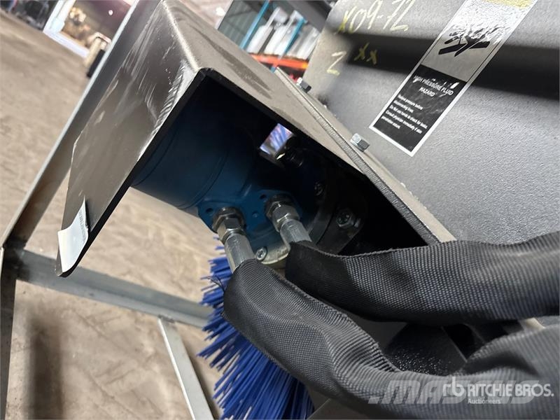 Greatbear 72 in Angle Broom Attachment Spazzole