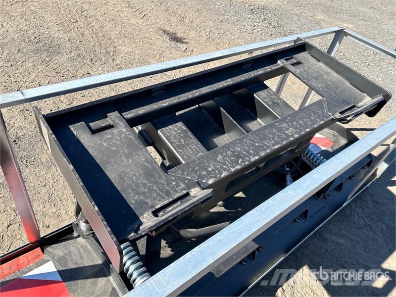 Greatbear 86 in Skid Steer Snow Blade (Unused) Snežne daske i plugovi