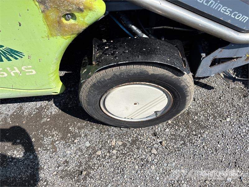 Green Machines 636HS Sweeper Truck Прибиральні машини