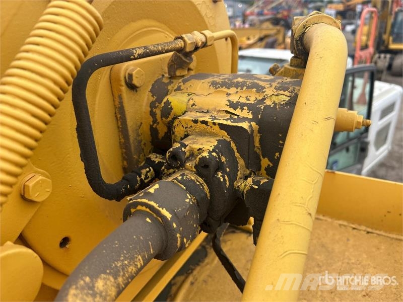 Grove RT65S رافعات الطرق الوعرة