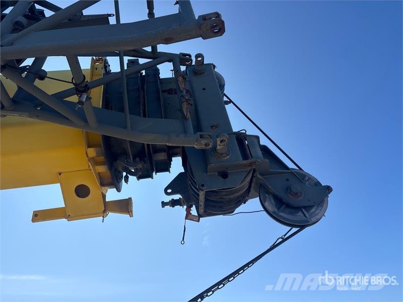 Grove RT760E Rough terrain cranes