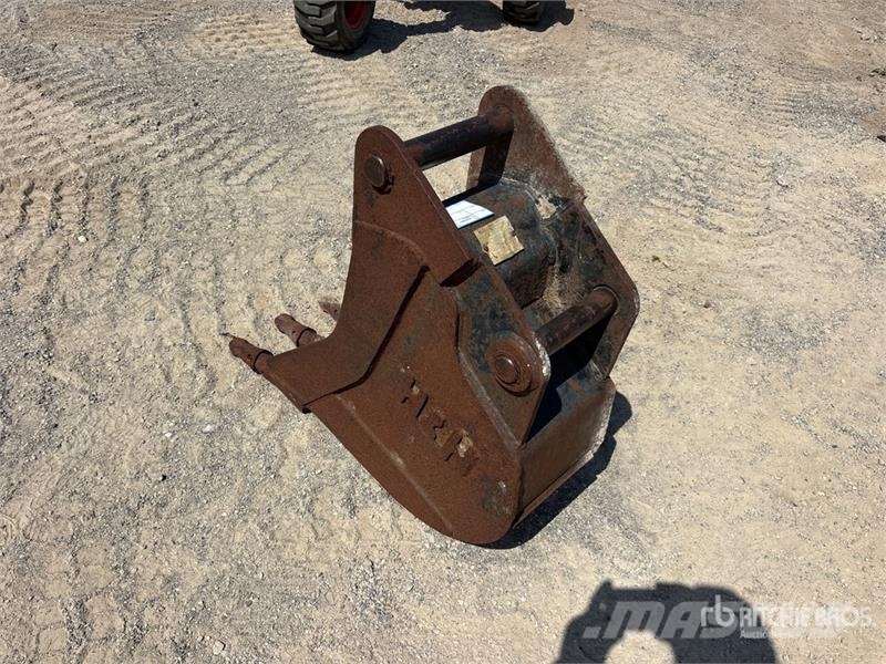 H & H & 12 in Q/C Backhoe Loader Bucket - Fits Ca Godet