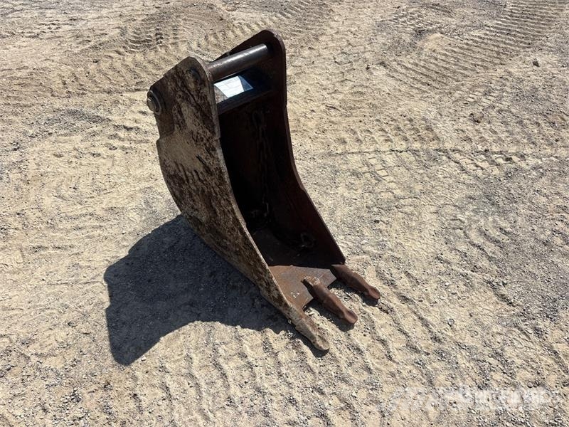 H & H & 12 in Q/C Backhoe Loader Bucket - Fits Ca Godet