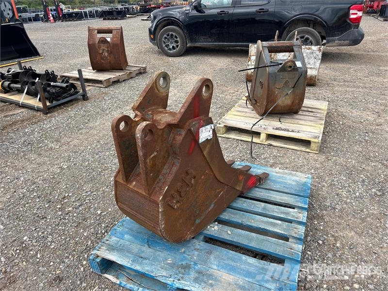 H & H & 18 in Digging Bucket Godet