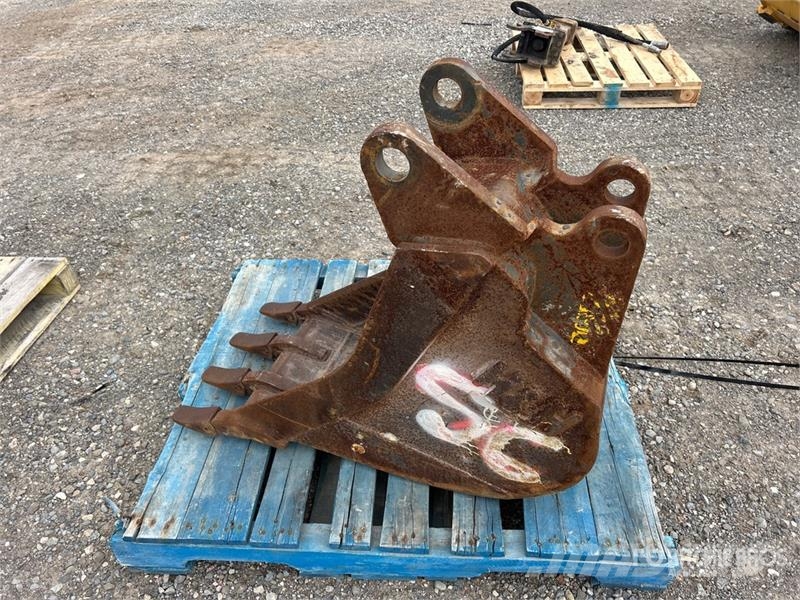 H & H & 18 in Digging Bucket Godet