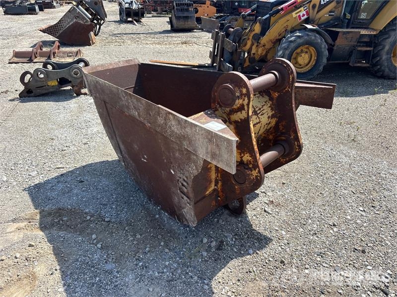  H & H &  24 in Q/C Scoop Excavator Bucket Godet