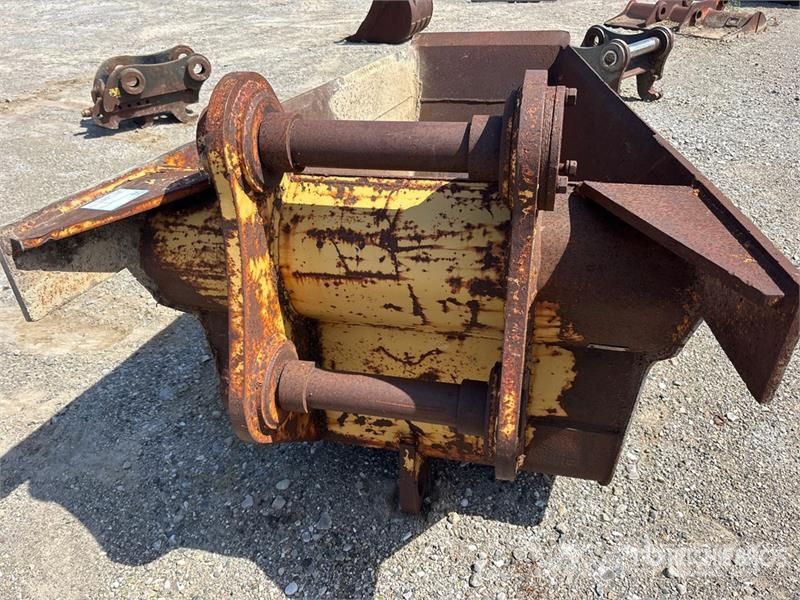  H & H &  24 in Q/C Scoop Excavator Bucket Godet