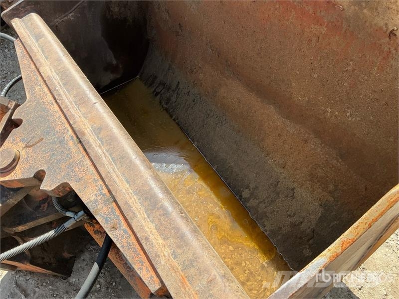  H & H &  71 in ydraulic Tilting Excavator Bucket Žlice