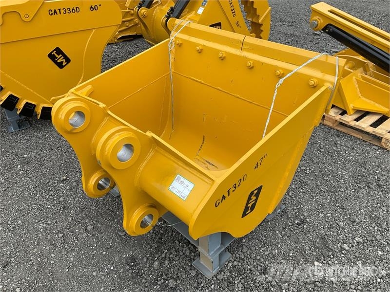 H&W BKT32047MUD 47 in 0.62 m3 Cleanup Excavator Bucket Bakken