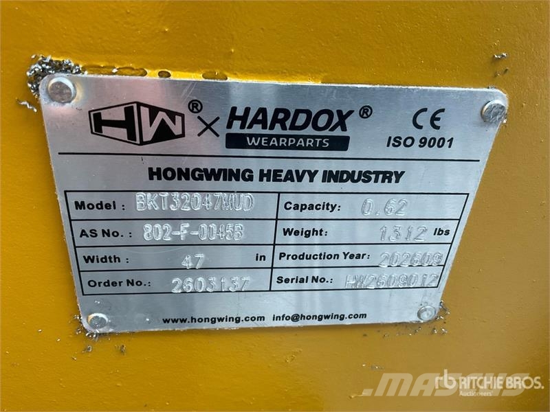 H&W BKT32047MUD 47 in 0.62 m3 Cleanup Excavator Bucket Bakken