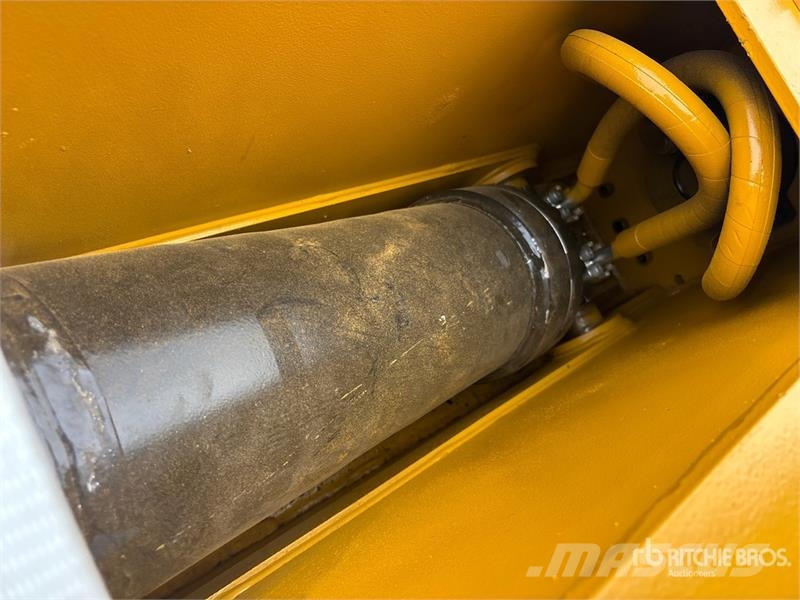 H&W HW150RT Rotating Demolition Shear - Fits Excavator Cisailles