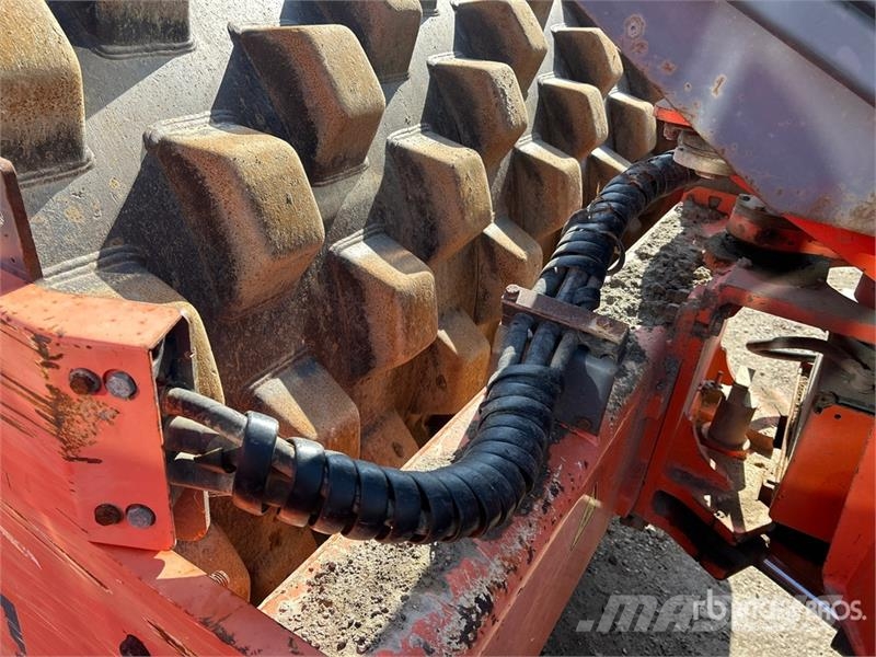 Hamm 3411P Padfoot Drum Compactor Ühe trumliga rullid