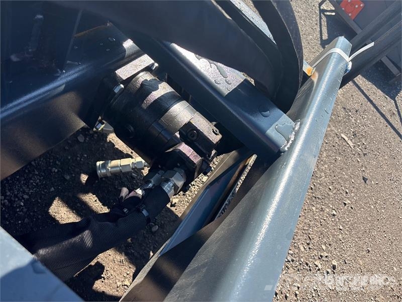 Handy HNSB72 72 in Skid Steer Snowblower (Unused) قاذفات الجليد