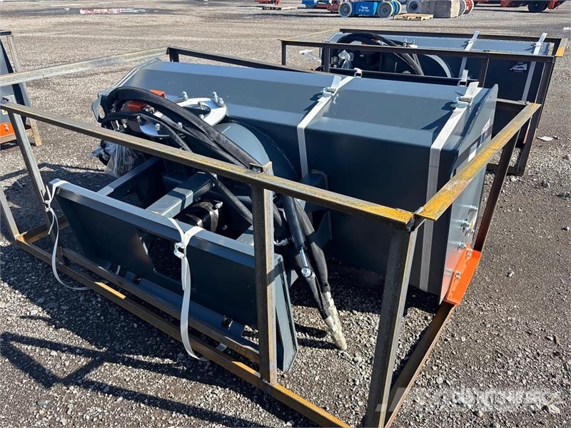 Handy HNSB72 72 in Skid Steer Snowblower (Unused) قاذفات الجليد