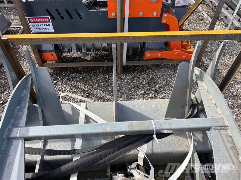 Handy HZMJ26 45 in Skid Steer Grapple Saw (Unused) Други компоненти