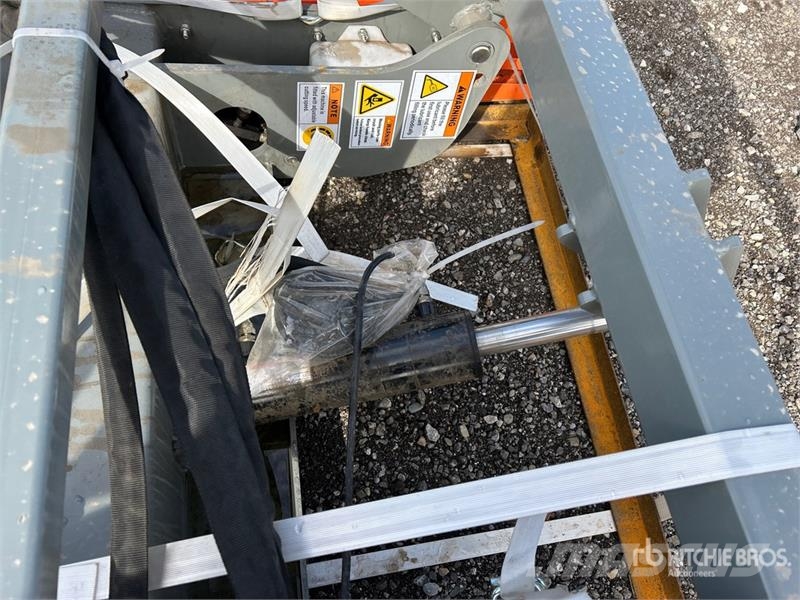 Handy HZMJ26 45 in Skid Steer Grapple Saw (Unused) Други компоненти
