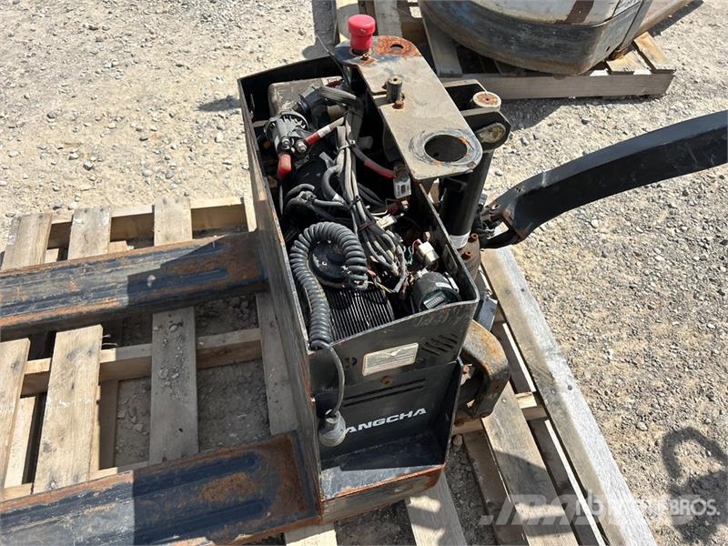 Hangcha CBD15 3307 lb Electric Pallet Jack (Inoperable) Jekketralle