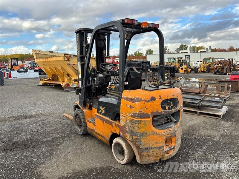 Hangcha RM26 3100 lb Cushion Tire Forklift Autokrāvēji - citi