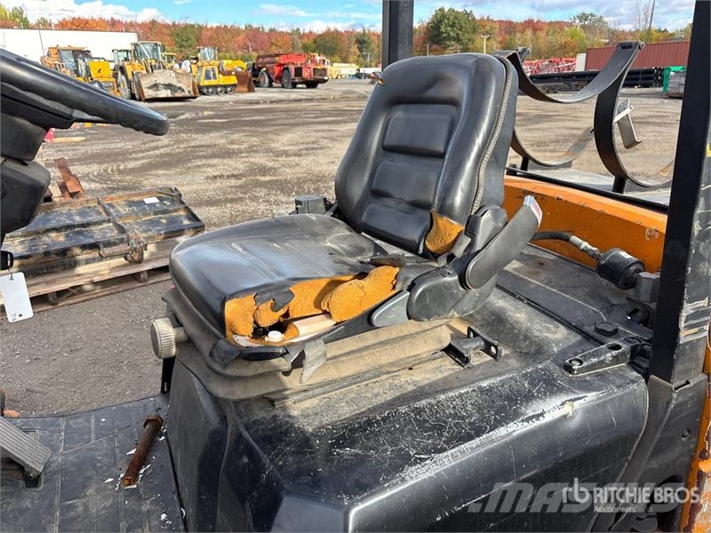 Hangcha RM26 3100 lb Cushion Tire Forklift Autokrāvēji - citi