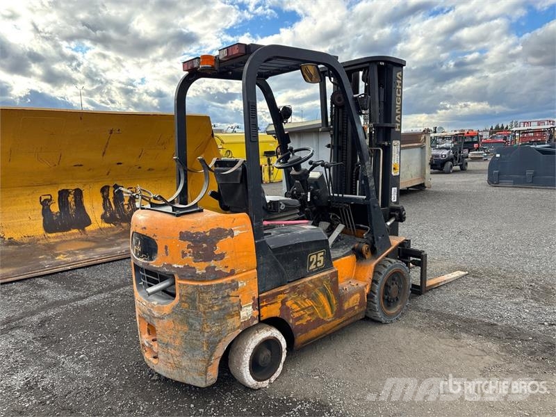 Hangcha RM26 3100 lb Cushion Tire Forklift Autokrāvēji - citi