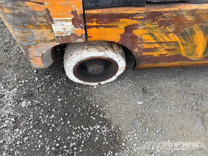 Hangcha RM26 3100 lb Cushion Tire Forklift Autokrāvēji - citi
