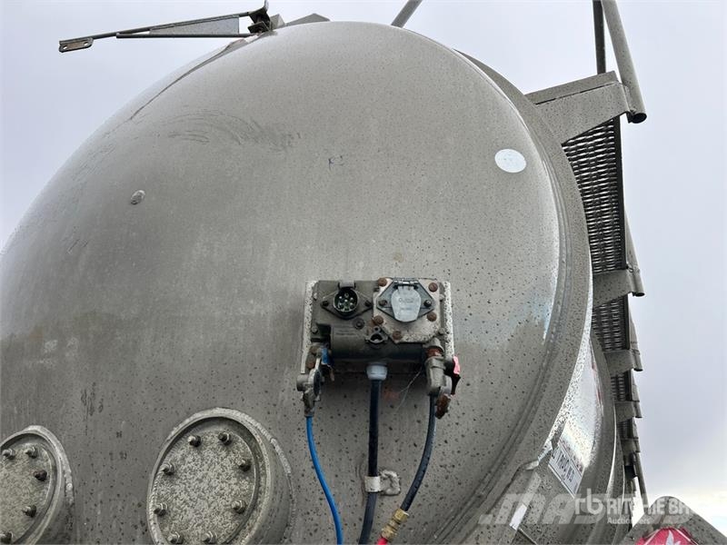 Heil 10000 gal Tri/A Tanker Trailer Tankanhänger