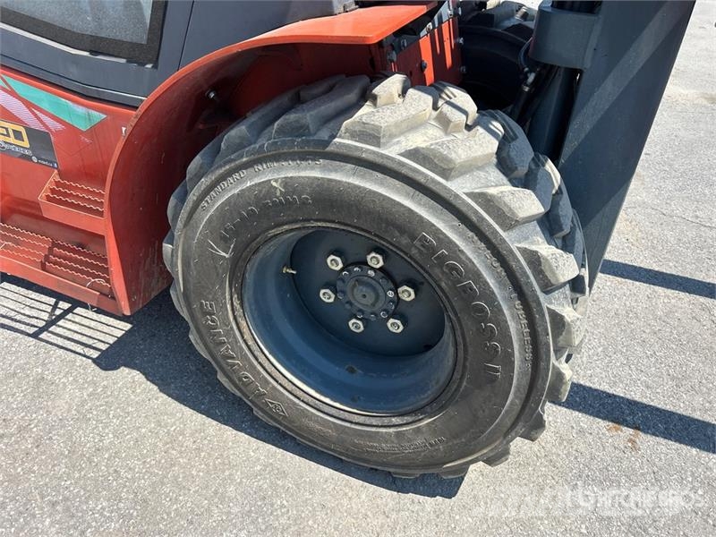 Heli CPCD35-KUY 4620 lb 4x2 Rough Terrain Forklift Maastotrukit
